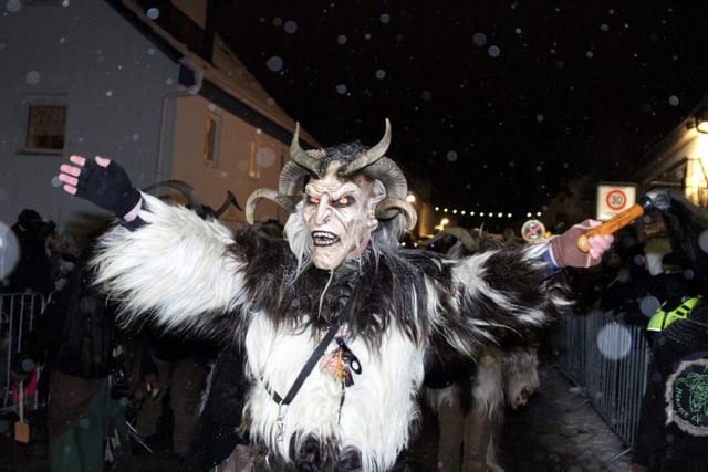 Desfile nocturno de Schellbronn · Narrenbund Schellau — excursión en la Selva Negra del norte